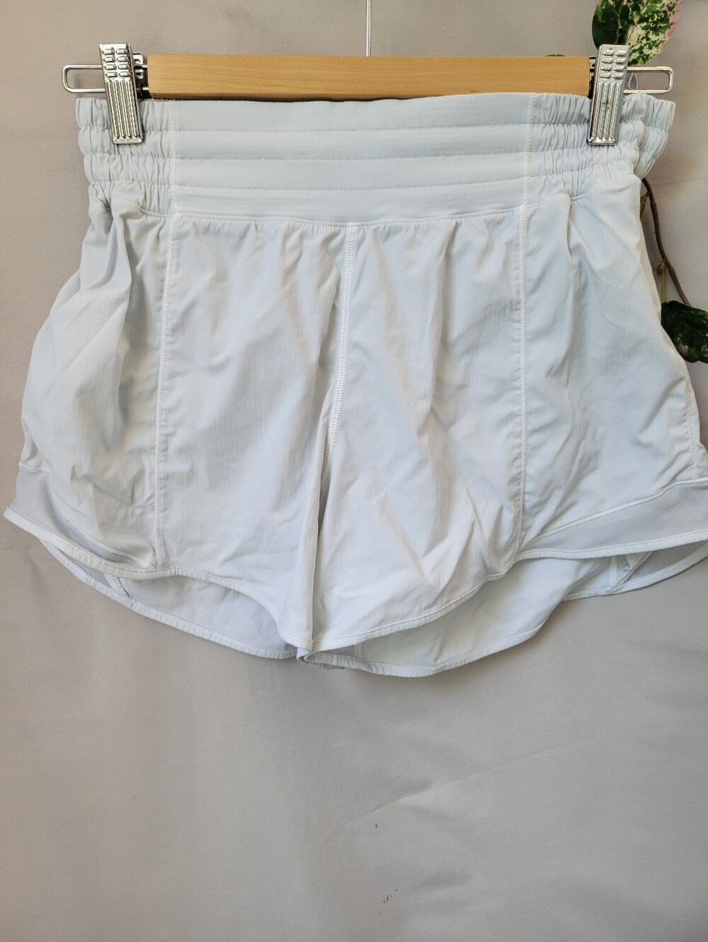Lululemon Hotty Hot Short High-Rise Long 4" Silver Gray 6
